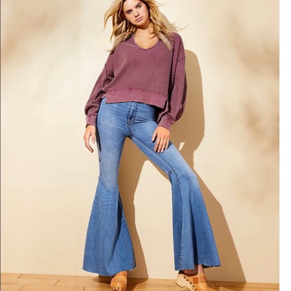 Free People Just Float On Flare Bell Bottom High Rise Raw Hem Jeans Size 24